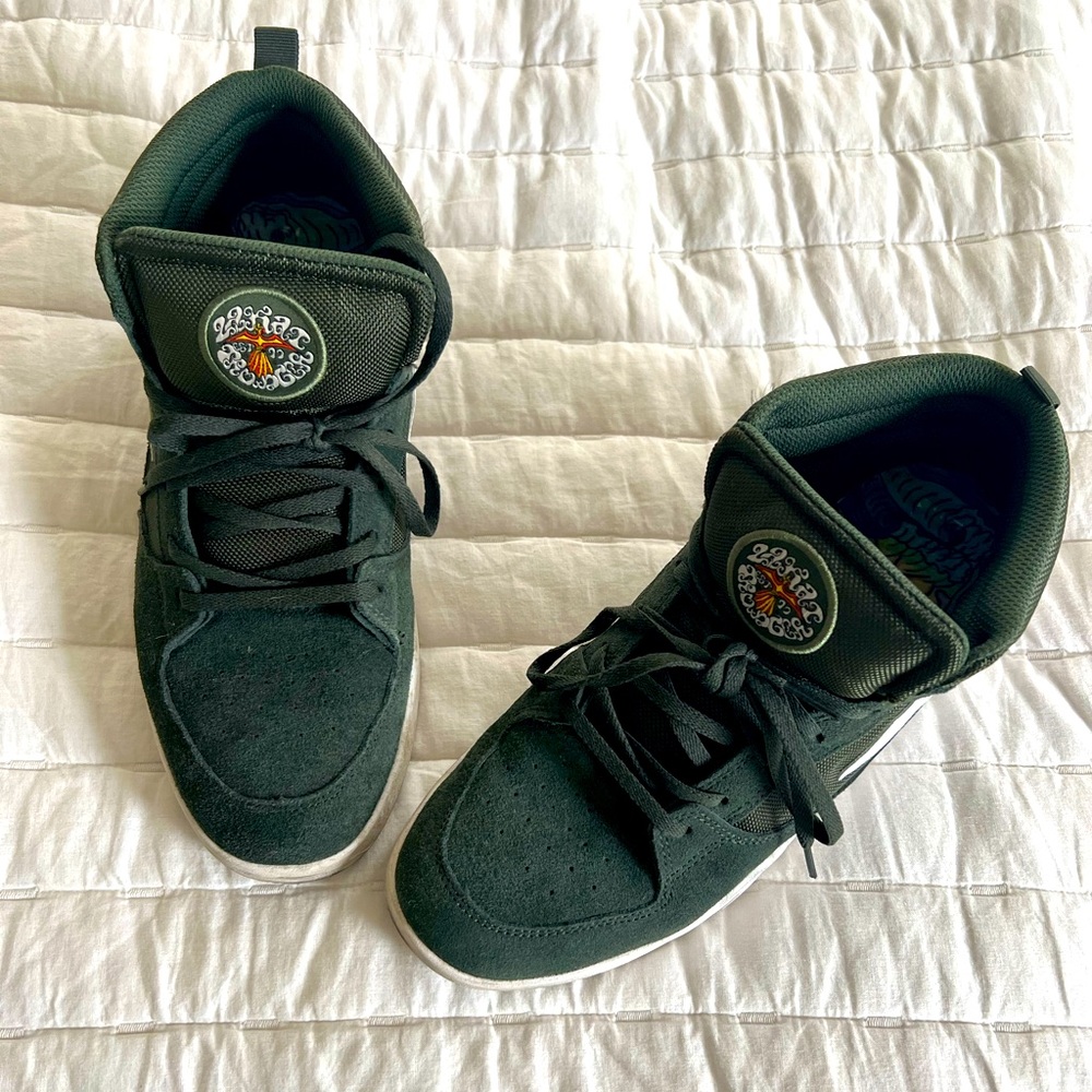 Skate shoes
